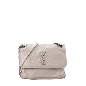 SAINT LAURENT - Sac a bandoulière Nikki Medium Saint Laurent en cuir froissé gris