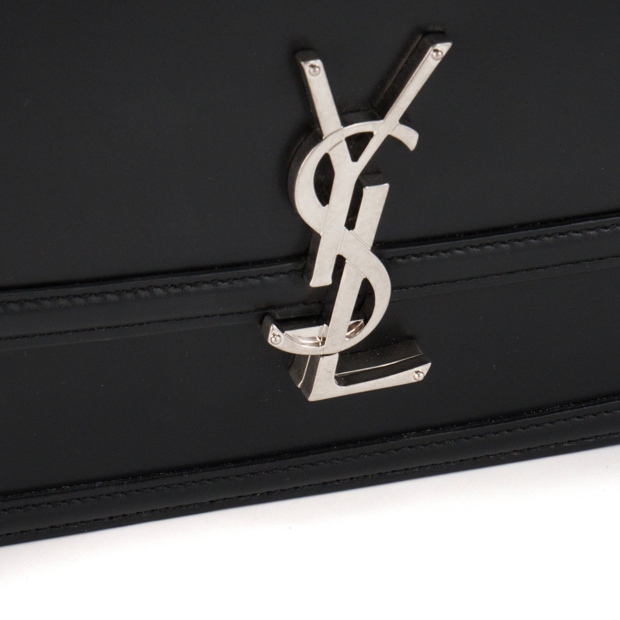 SAINT LAURENT - Sac à bandoulière Solferino Medium Saint Laurent en cuir lisse noir