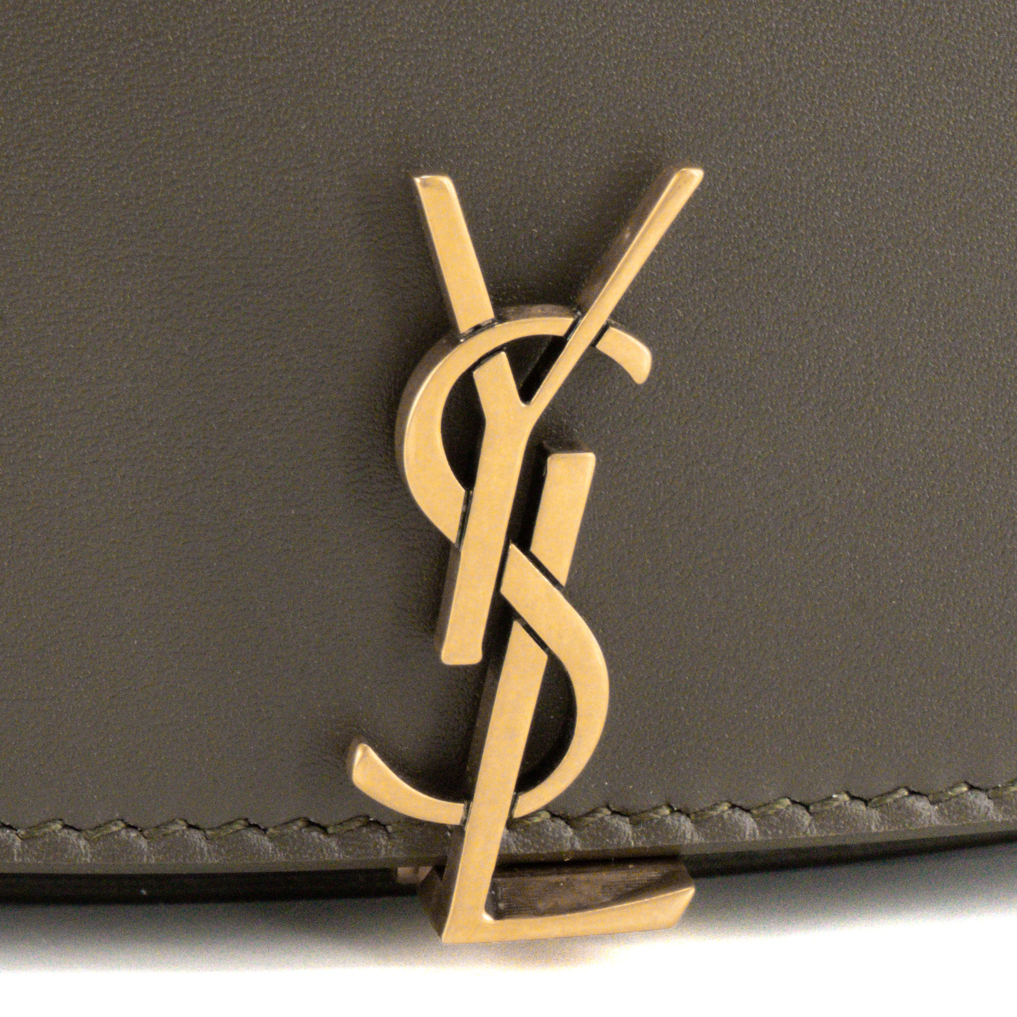 SAINT LAURENT - Sac à épaule Voltaire Saint Laurent en cuir gris taupe