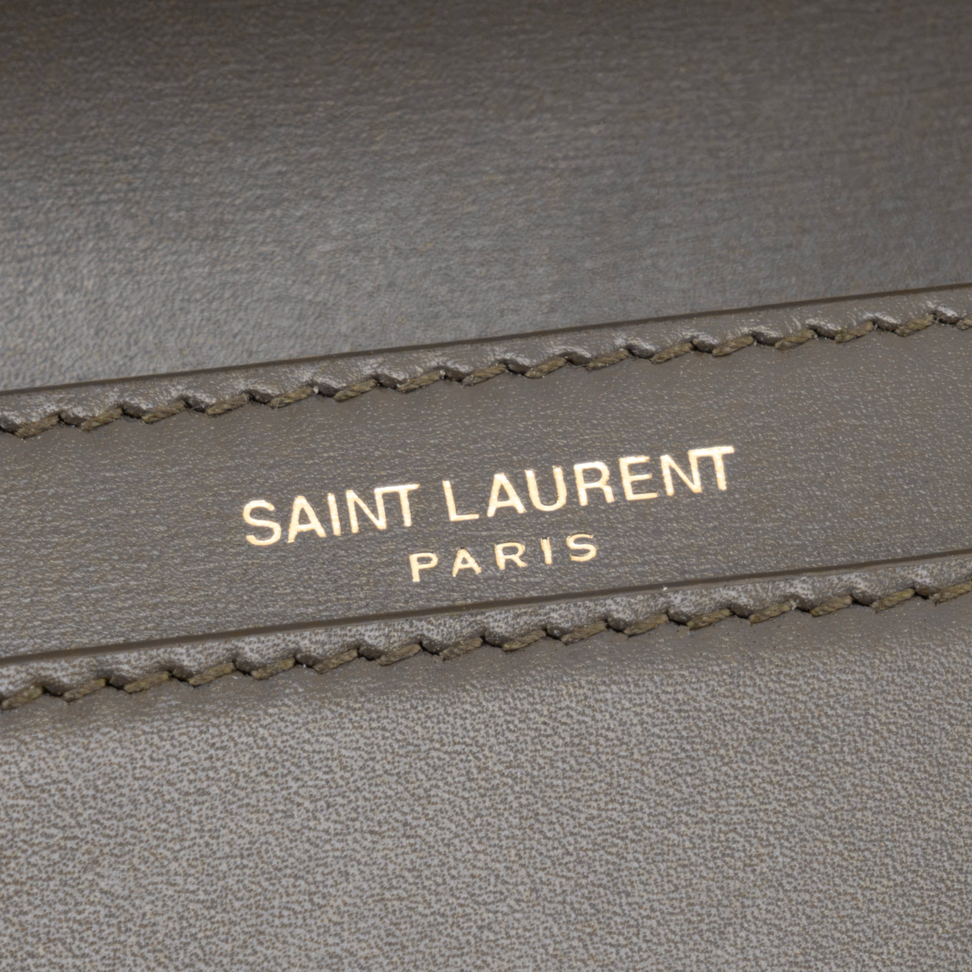SAINT LAURENT - Sac à épaule Voltaire Saint Laurent en cuir gris taupe