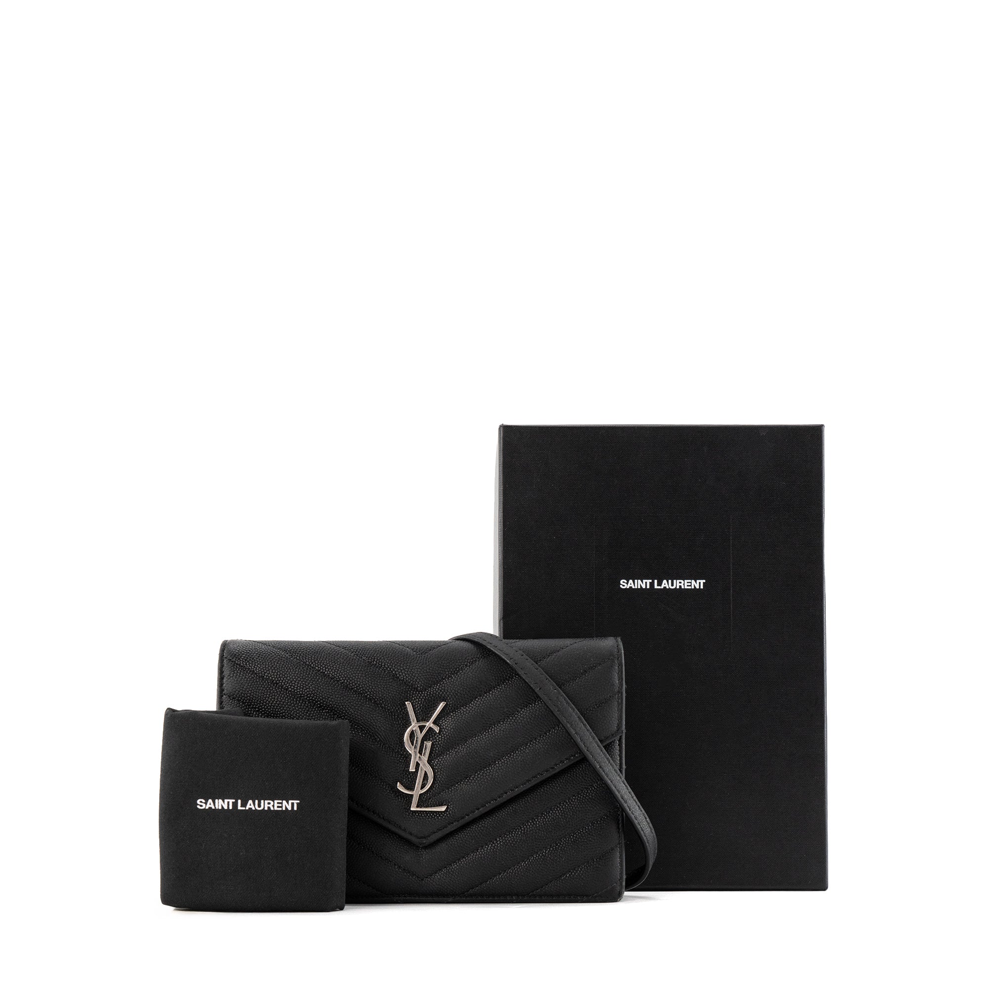 SAINT LAURENT - Sac à bandoulière Enveloppe Chain Wallet Cassandre Saint Laurent en cuir grainé noir