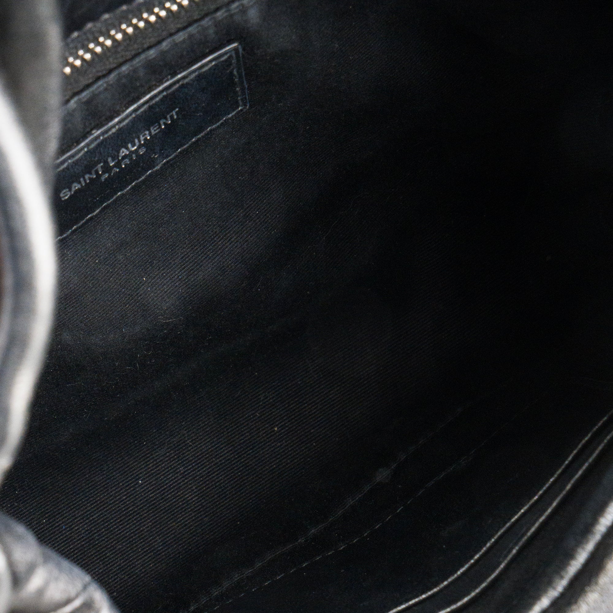 SAINT LAURENT - Sac à bandoulière Loulou Puffer Toy Saint Laurent en cuir lisse noir