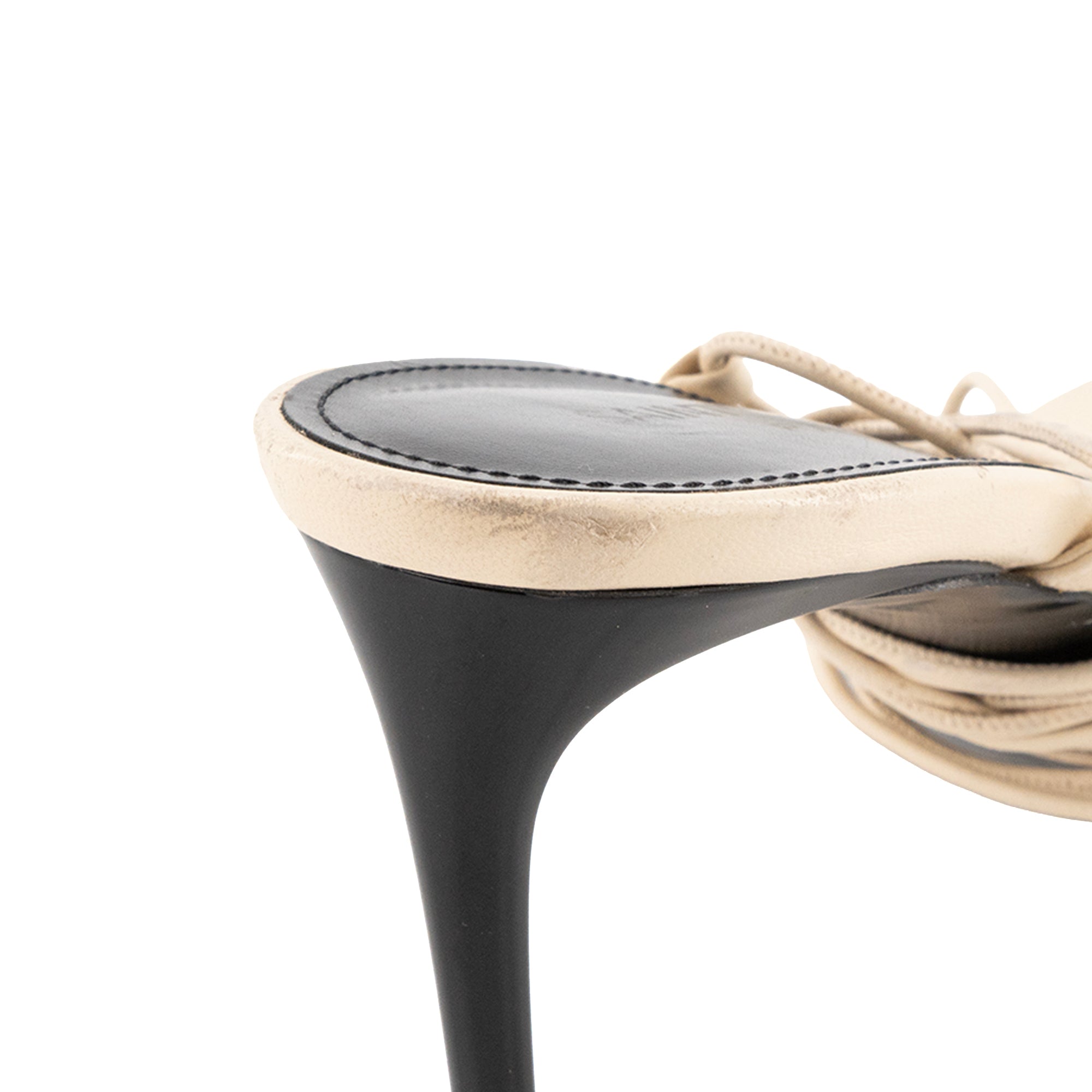 SAINT LAURENT - Sandales à lacets Saint Laurent en cuir beige (T37)