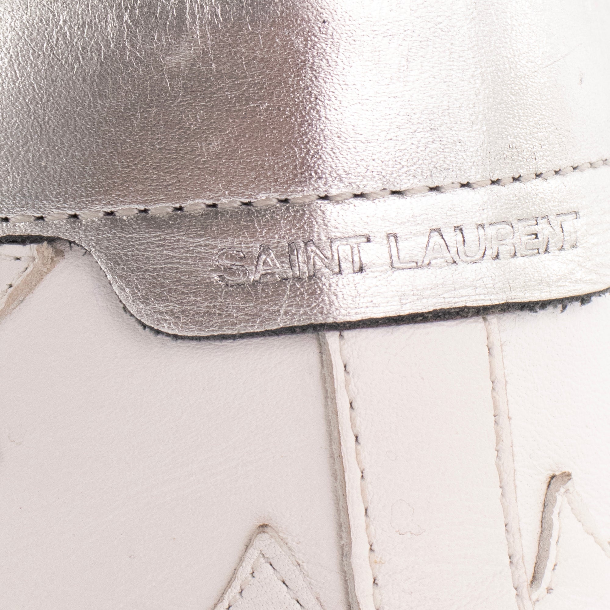 SAINT LAURENT - Sneakers montantes Saint Laurent en cuir blanc (T39,5)