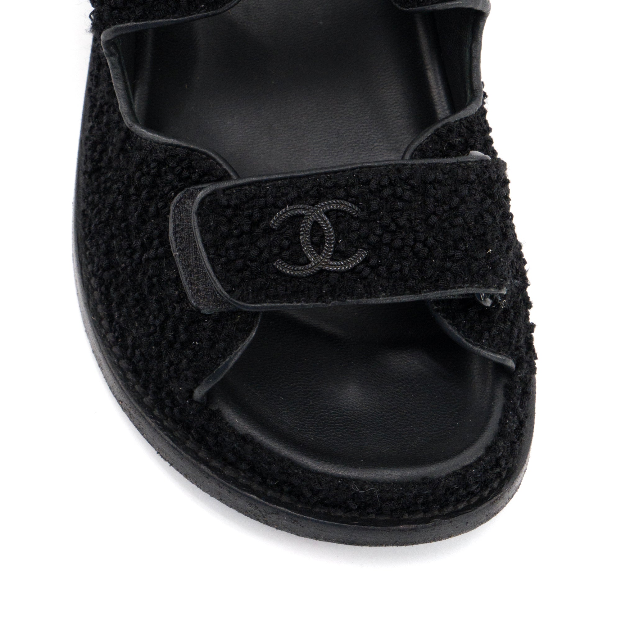 CHANEL - Sandales Dad Shoes Chanel en maille noire (T35)