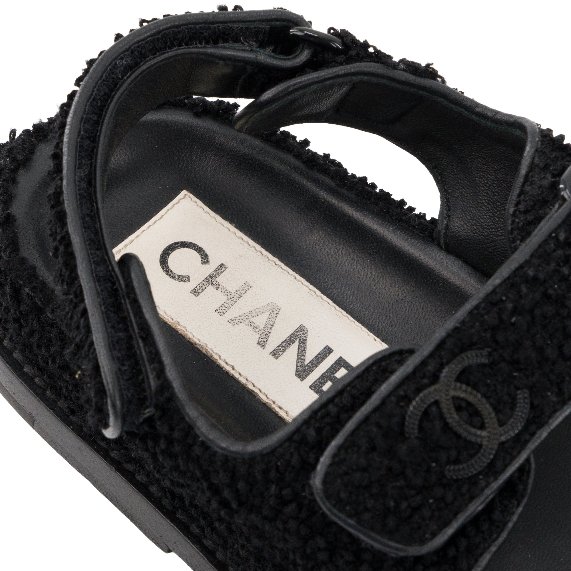 CHANEL - Sandales Dad Shoes Chanel en maille noire (T35)