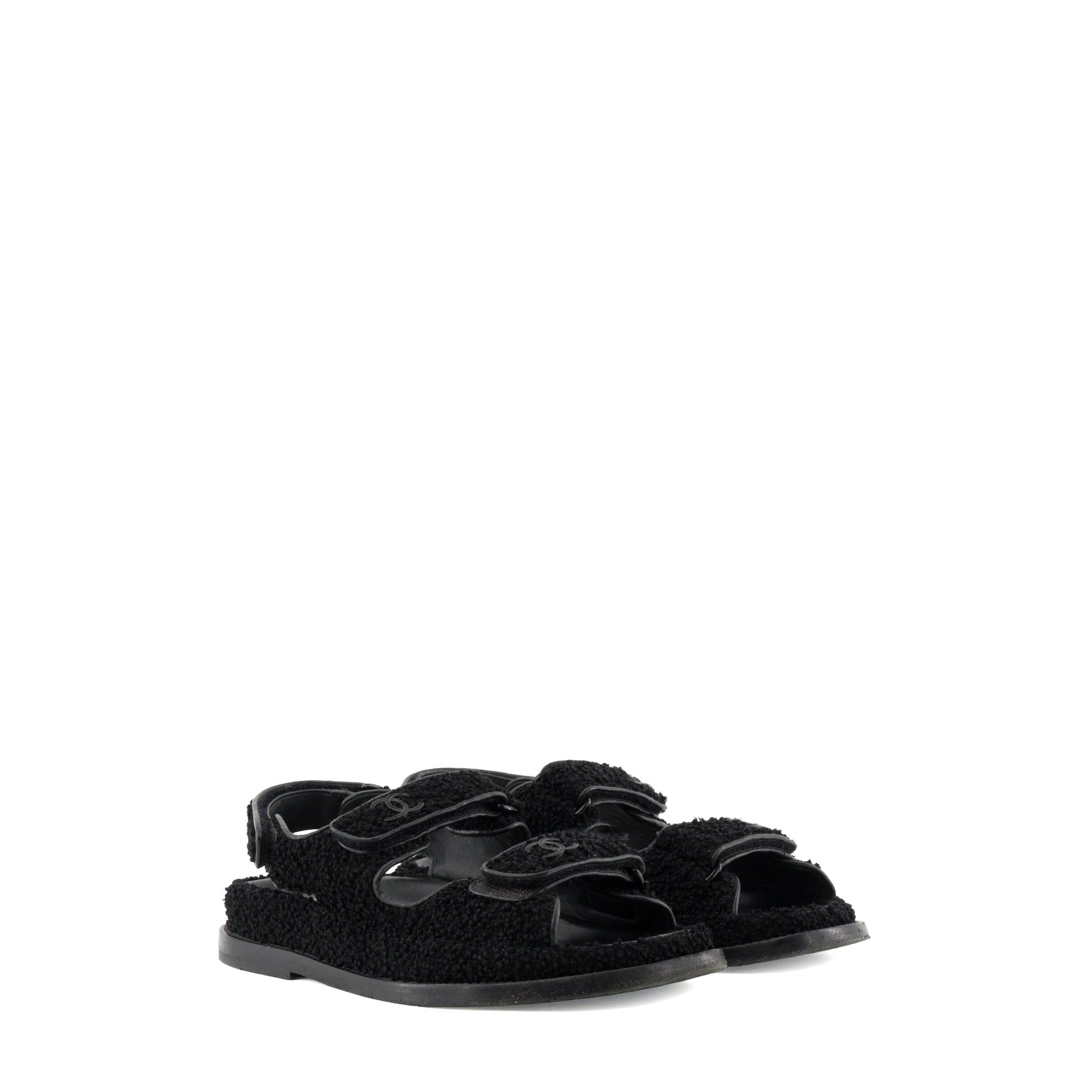 CHANEL - Sandales Dad Shoes Chanel en maille noire (T35)