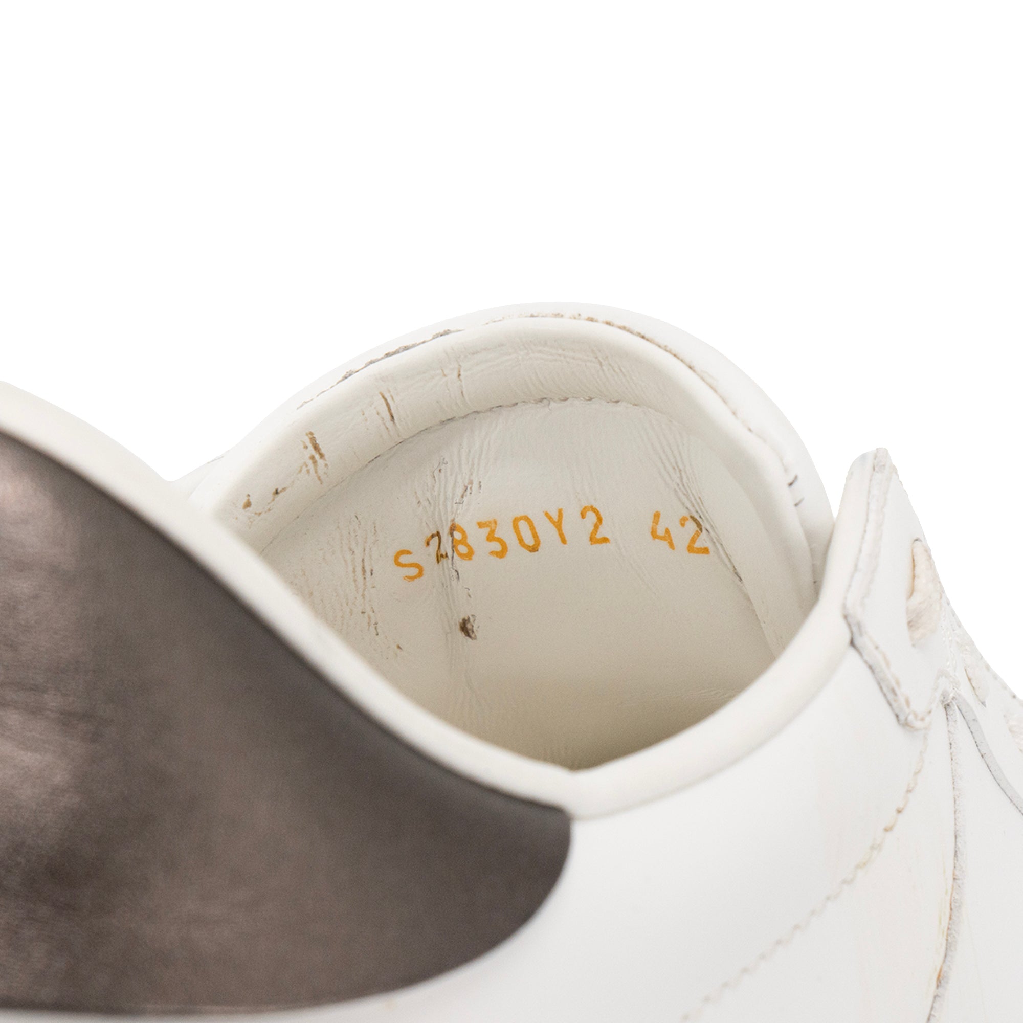 VALENTINO - Baskets Derek Logo Valentino en cuir lisse blanc et noir (T42)