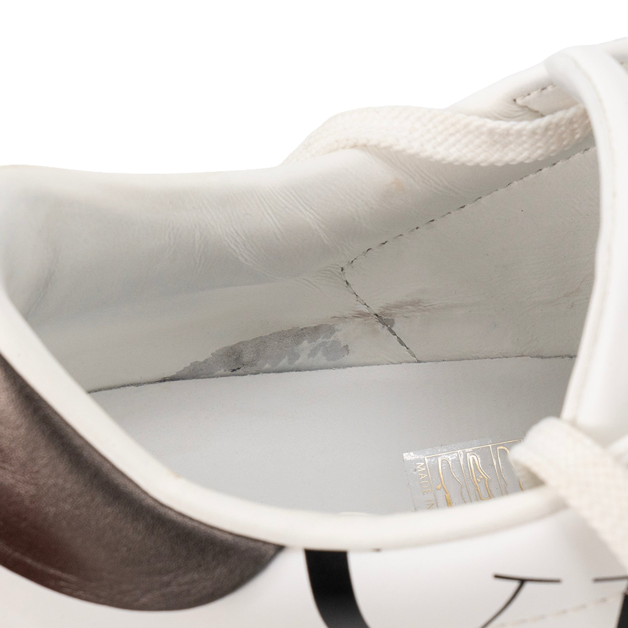 VALENTINO - Baskets Derek Logo Valentino en cuir lisse blanc et noir (T42)