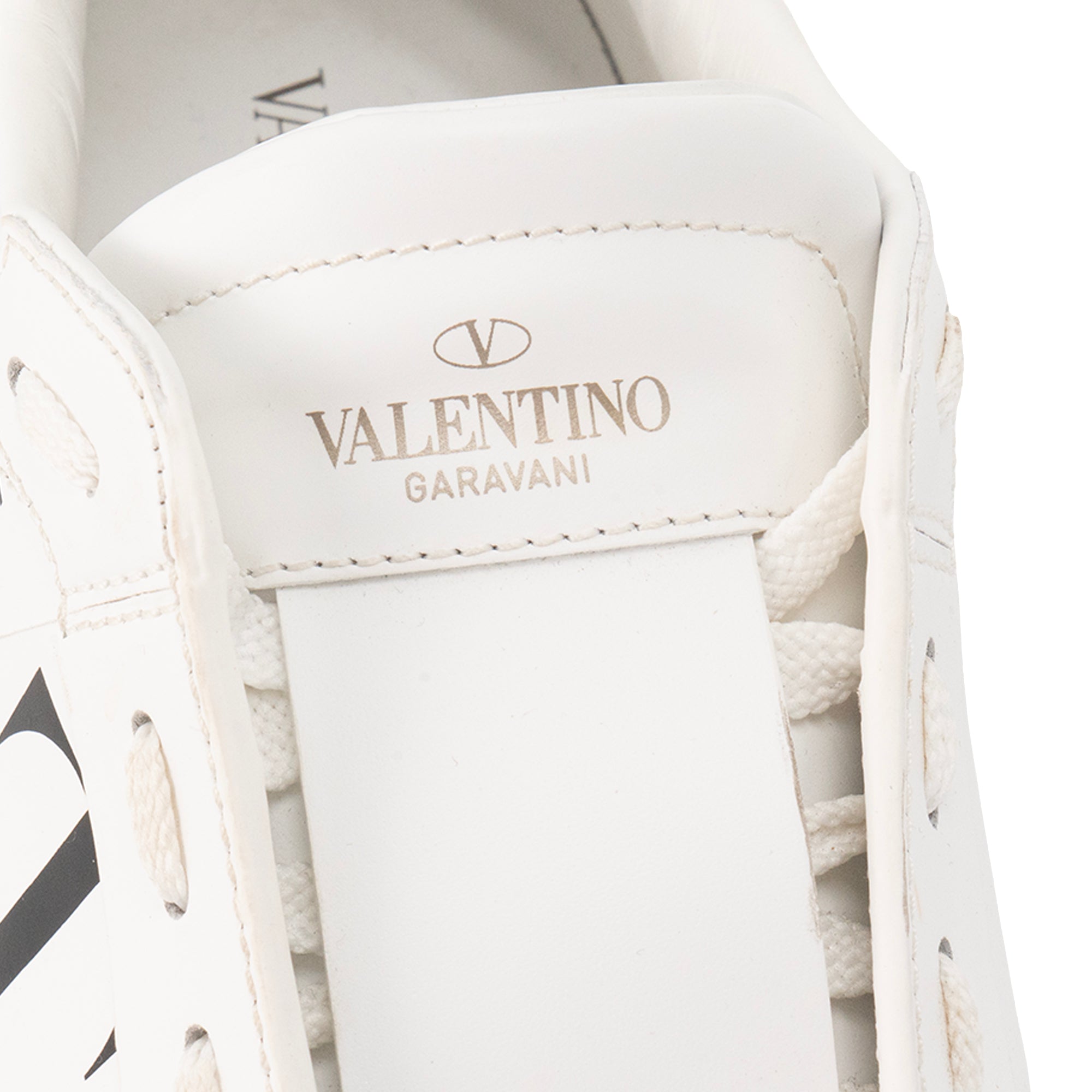 VALENTINO - Baskets Derek Logo Valentino en cuir lisse blanc et noir (T42)