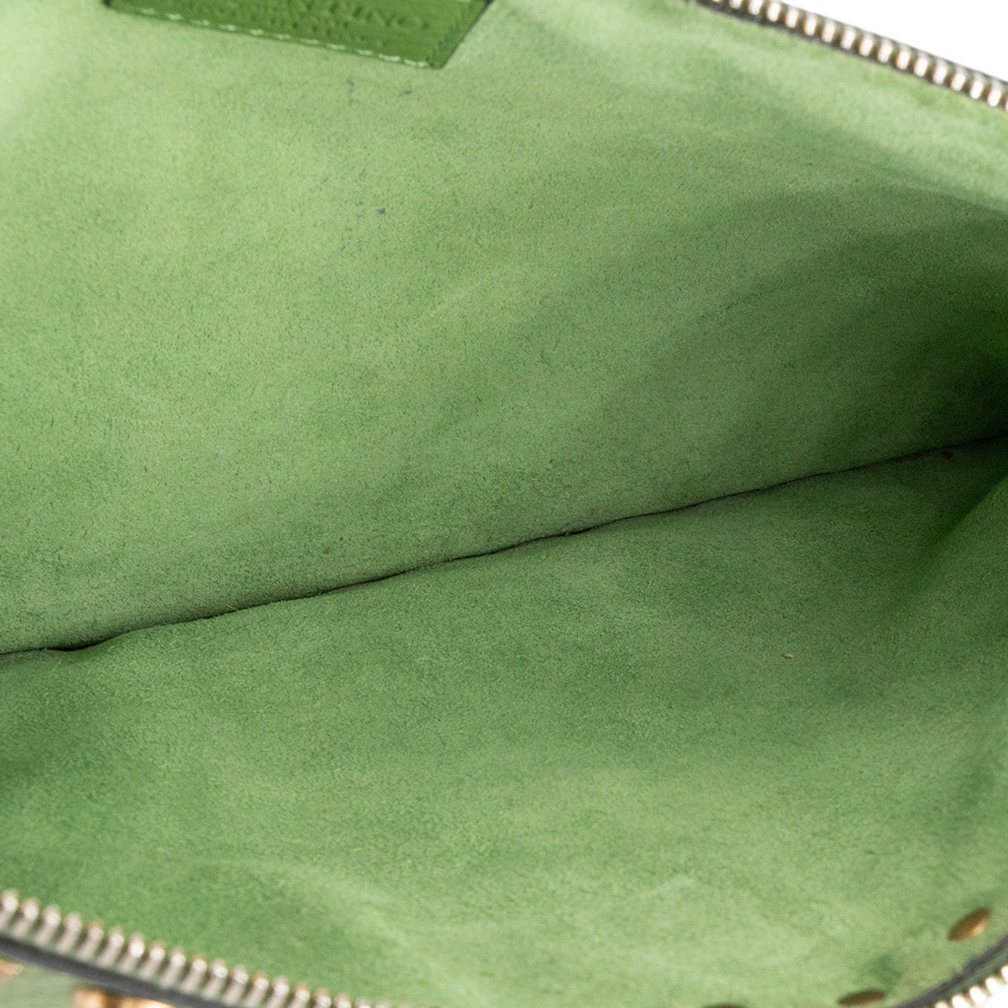 VALENTINO - Pochette Rockstud Valentino en cuir grainé vert