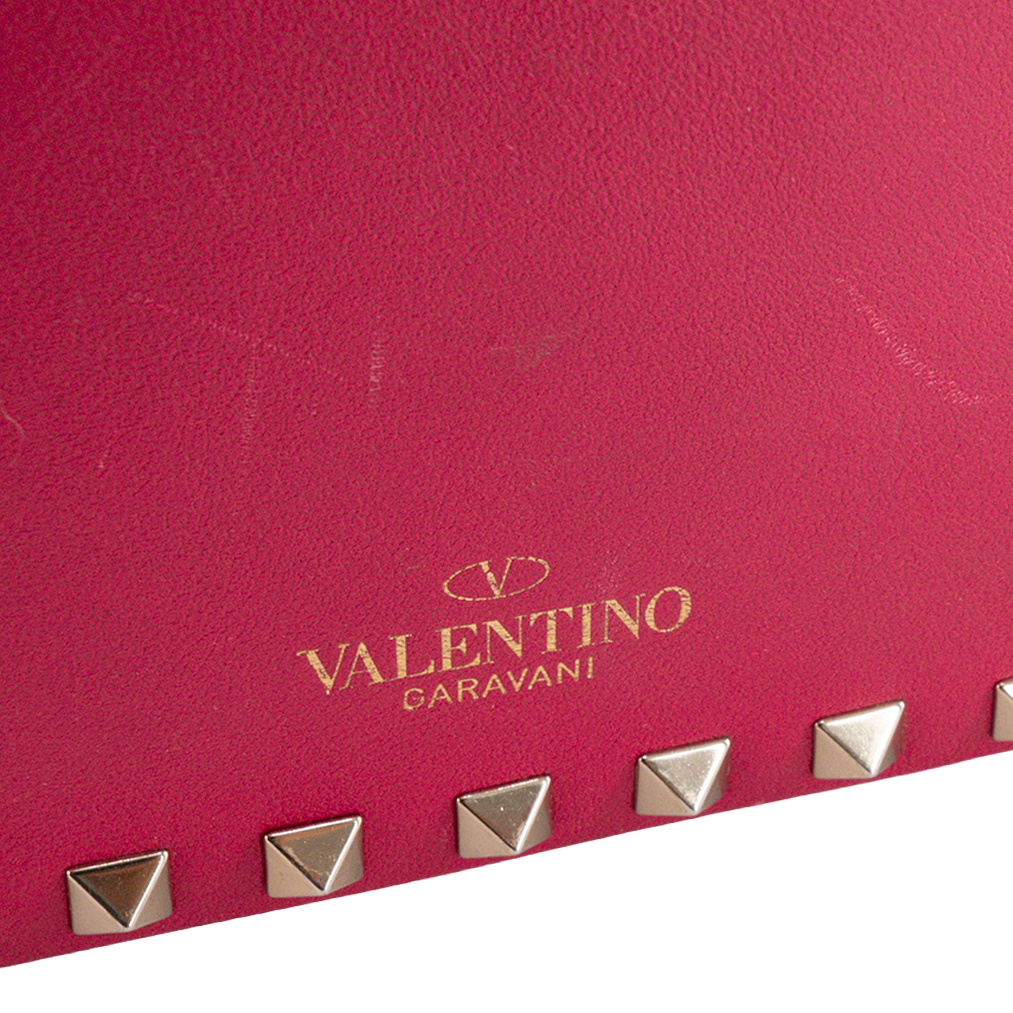 VALENTINO - Sac à bandoulière Rockstud Small Valentino en cuir lisse rose fuchsia
