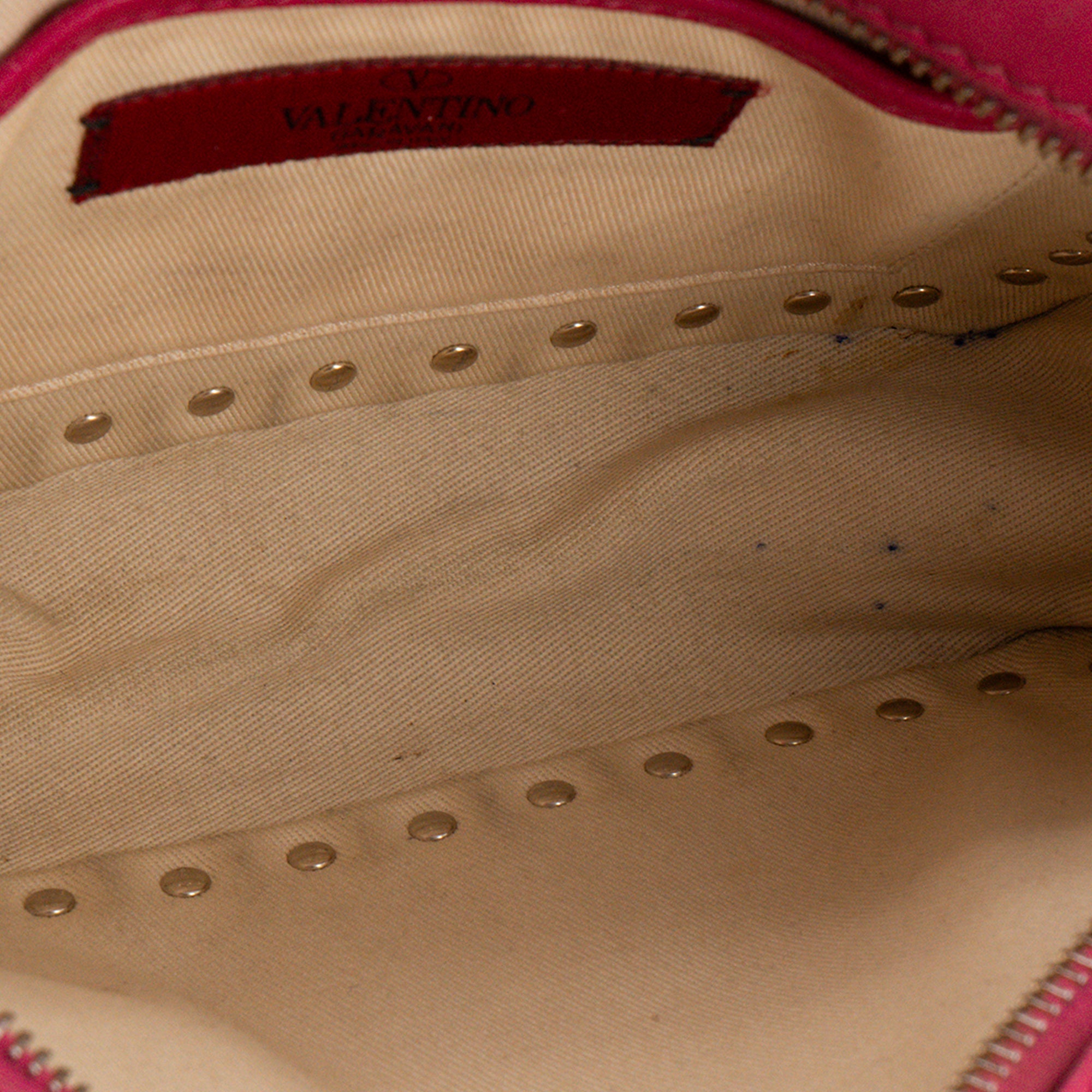 VALENTINO - Sac à bandoulière Rockstud Small Valentino en cuir lisse rose fuchsia