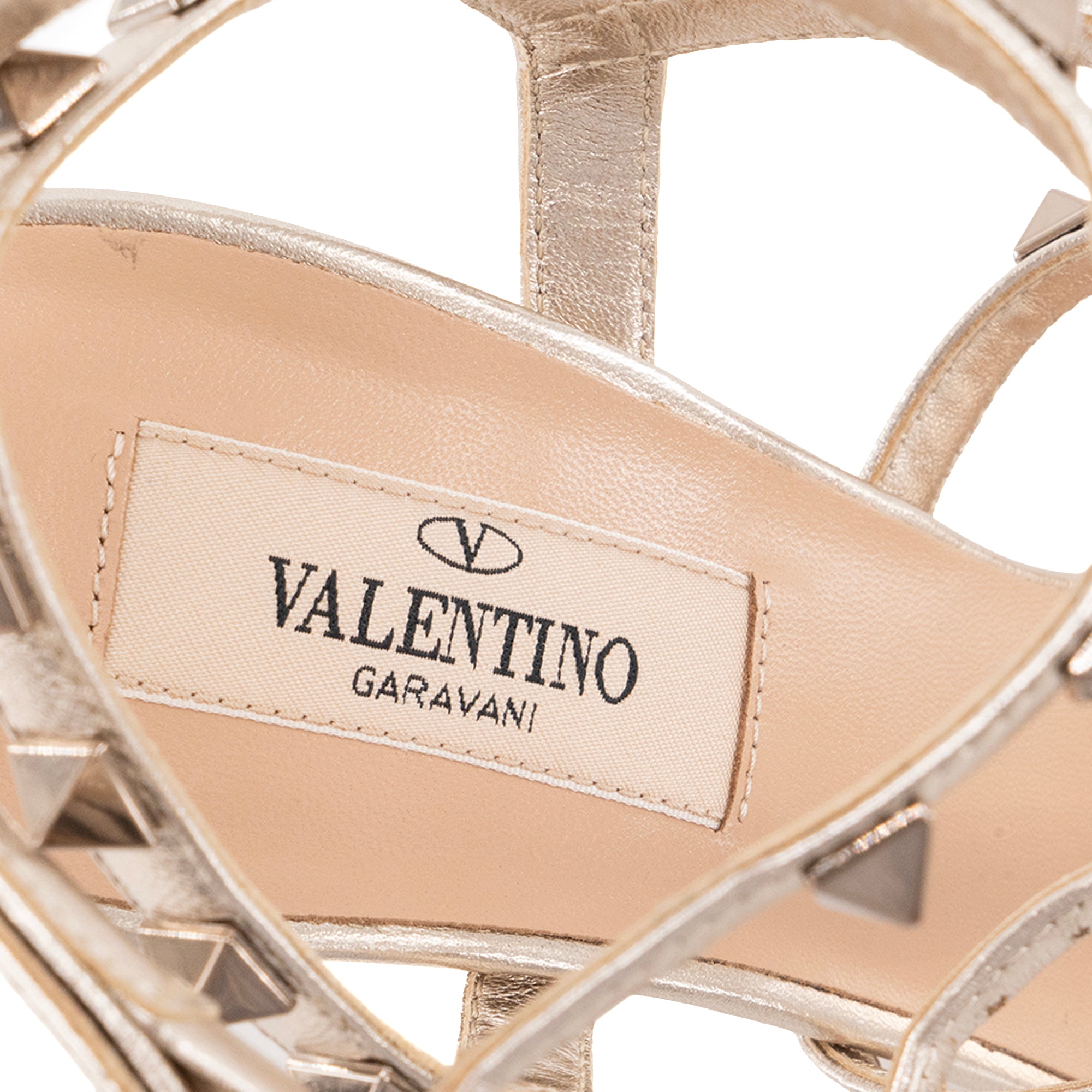 VALENTINO - Sandales à talons Rockstud Valentino en cuir et studs métal doré (T36,5)