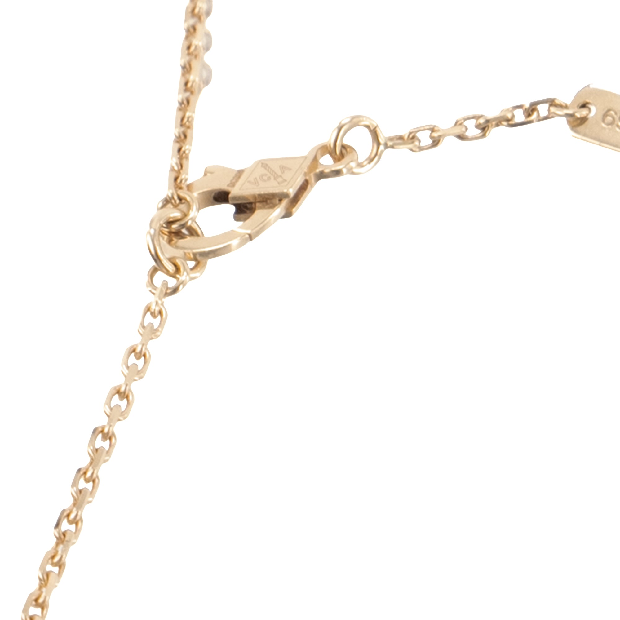 VAN CLEEF & ARPELS - Pendentif Magic Alhambra Van Cleef & Arpels en or guilloché