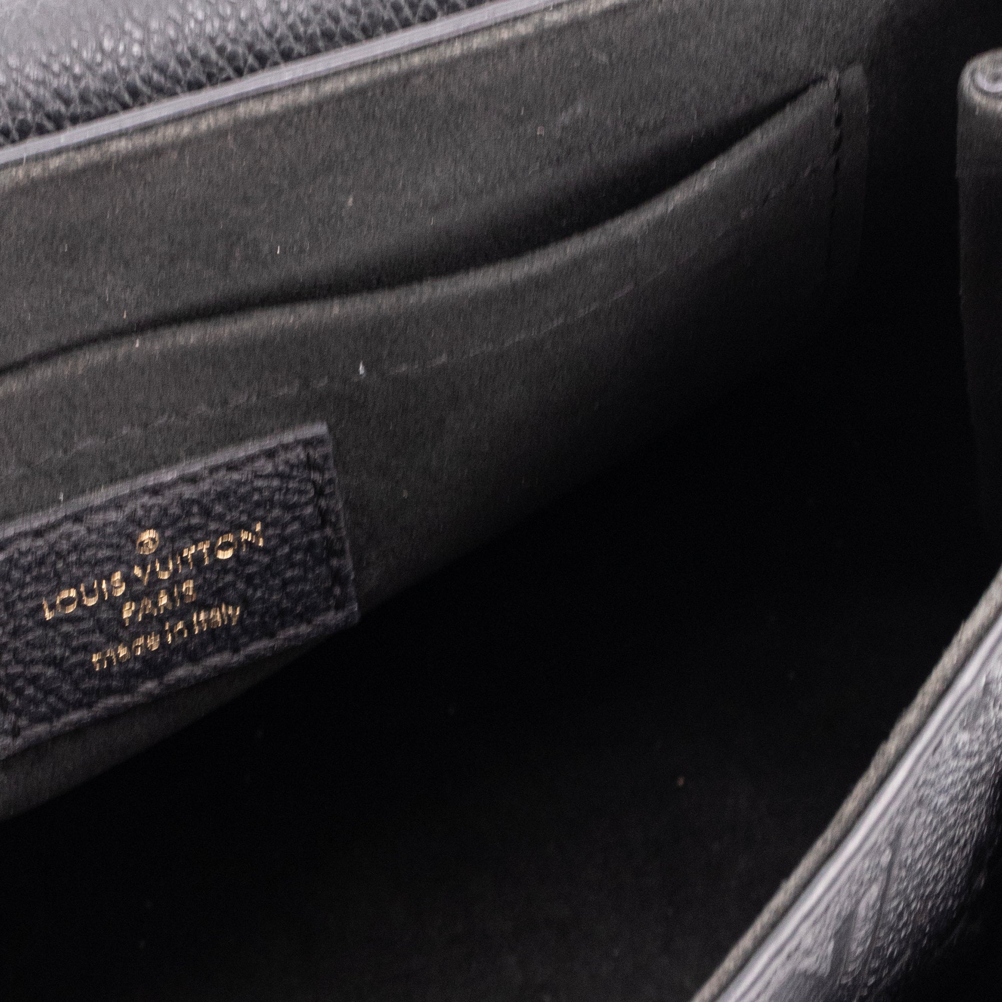 LOUIS VUITTON - Sac à bandoulière Vavin BB Louis Vuitton en cuir empreinte noir