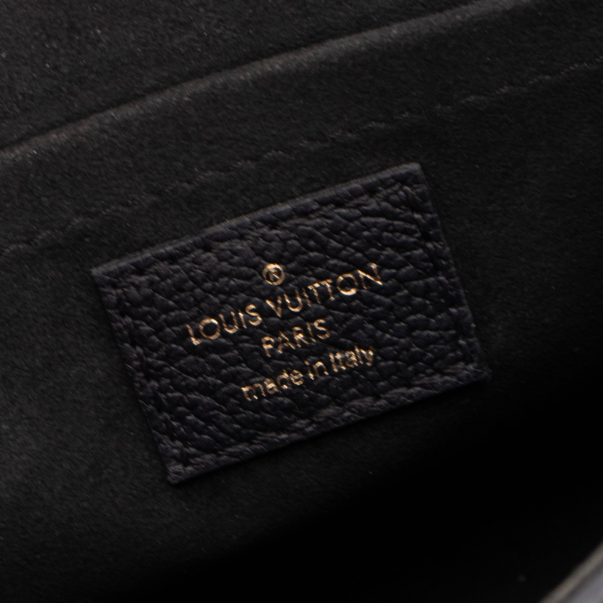 LOUIS VUITTON - Sac à bandoulière Vavin BB Louis Vuitton en cuir empreinte noir