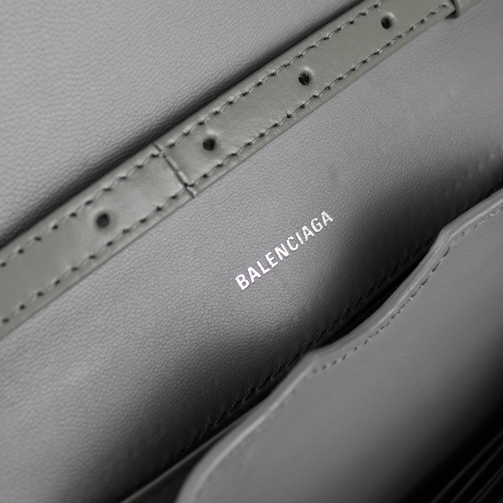 BALENCIAGA - Bdot bag