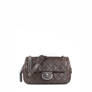 CHANEL - Sac Timeless à breloques métalliques