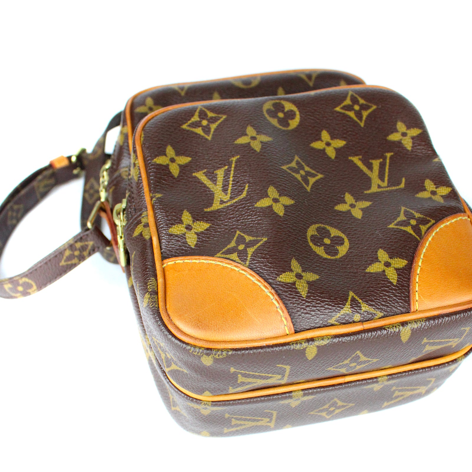 LOUIS VUITTON - Pochette à bandoulière Amazone