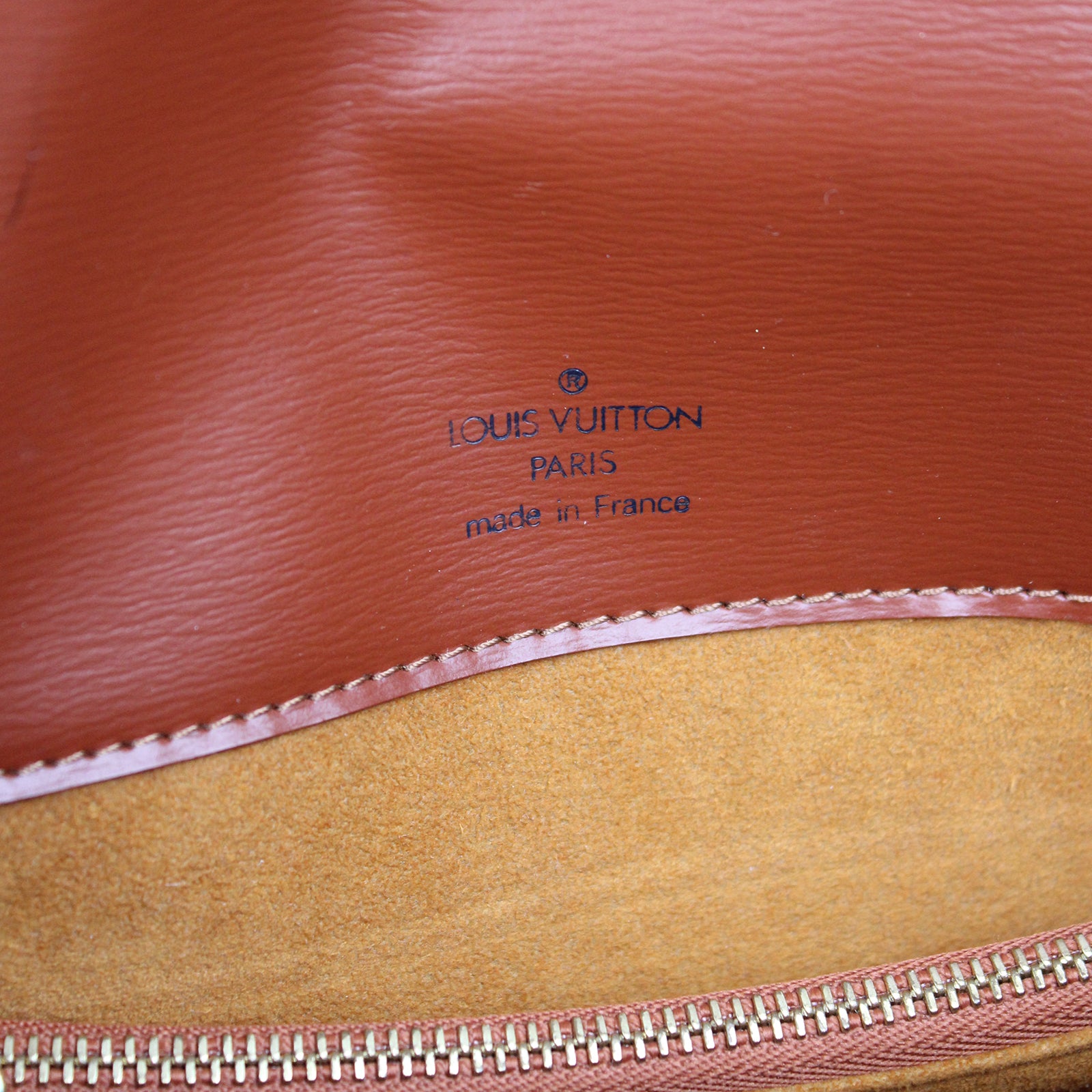 LOUIS VUITTON - Sac Buci en cuir épi