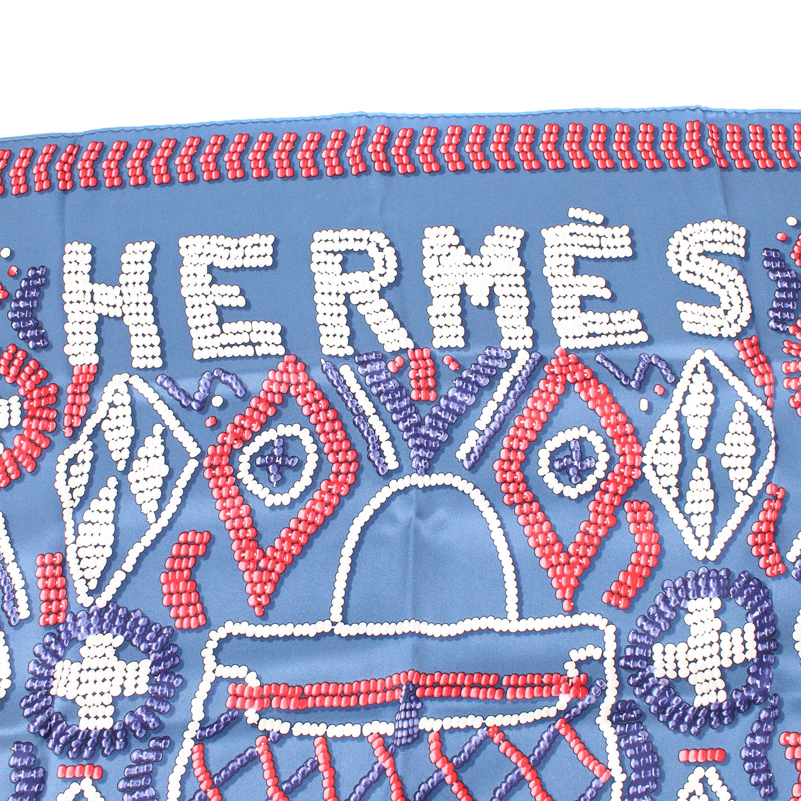 HERMÈS - Carré 70 Kelly in Pearls