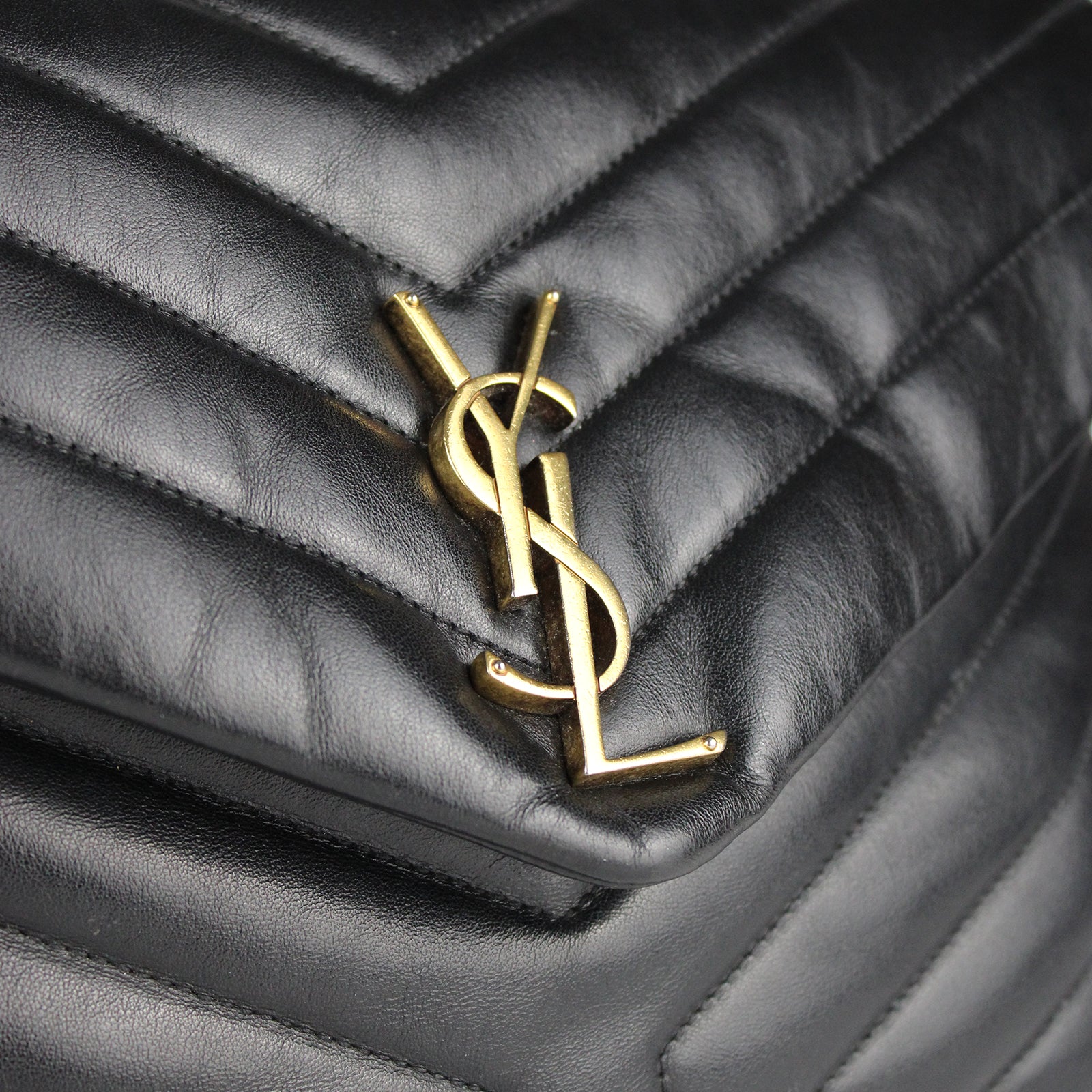 SAINT LAURENT - Loulou medium en cuir matelassé