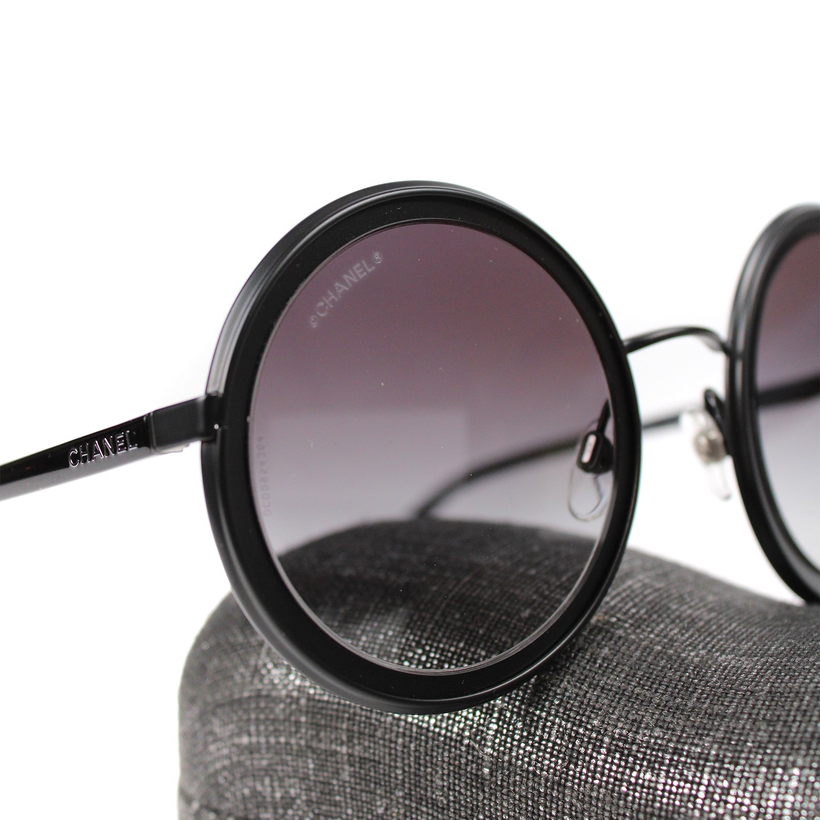 CHANEL - Lunettes de soleil rondes