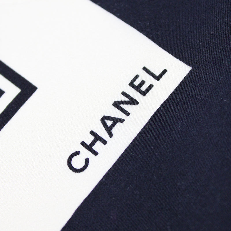 CHANEL - Carré de soie
