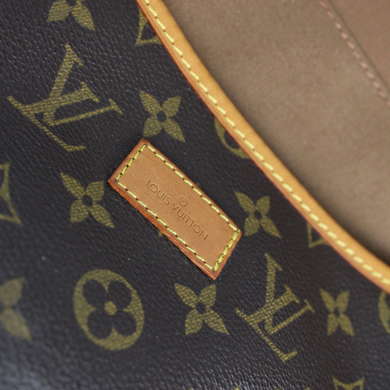 LOUIS VUITTON - Sac à bandoulière Saumur