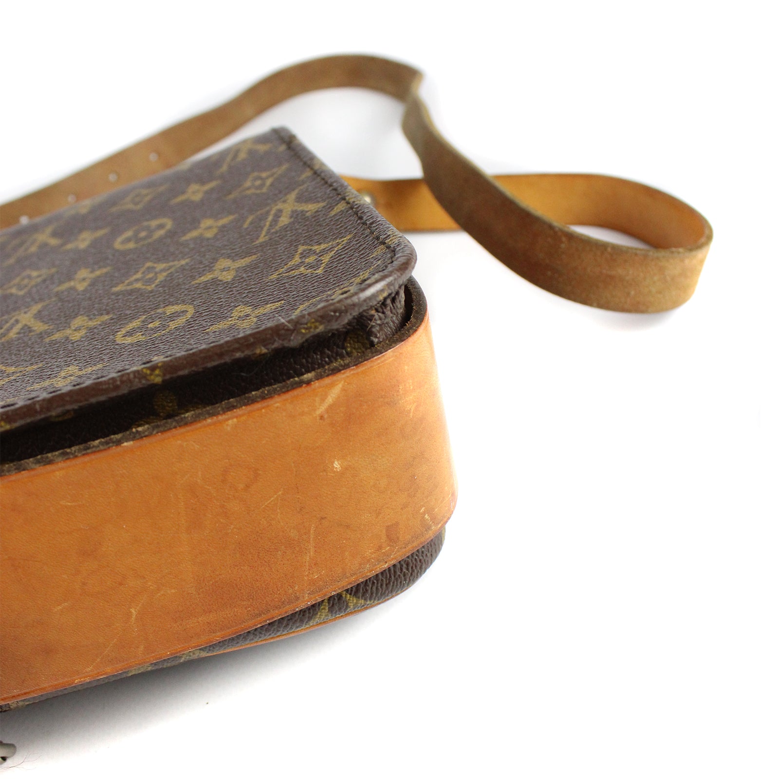 LOUIS VUITTON - Cartouchière bag 28