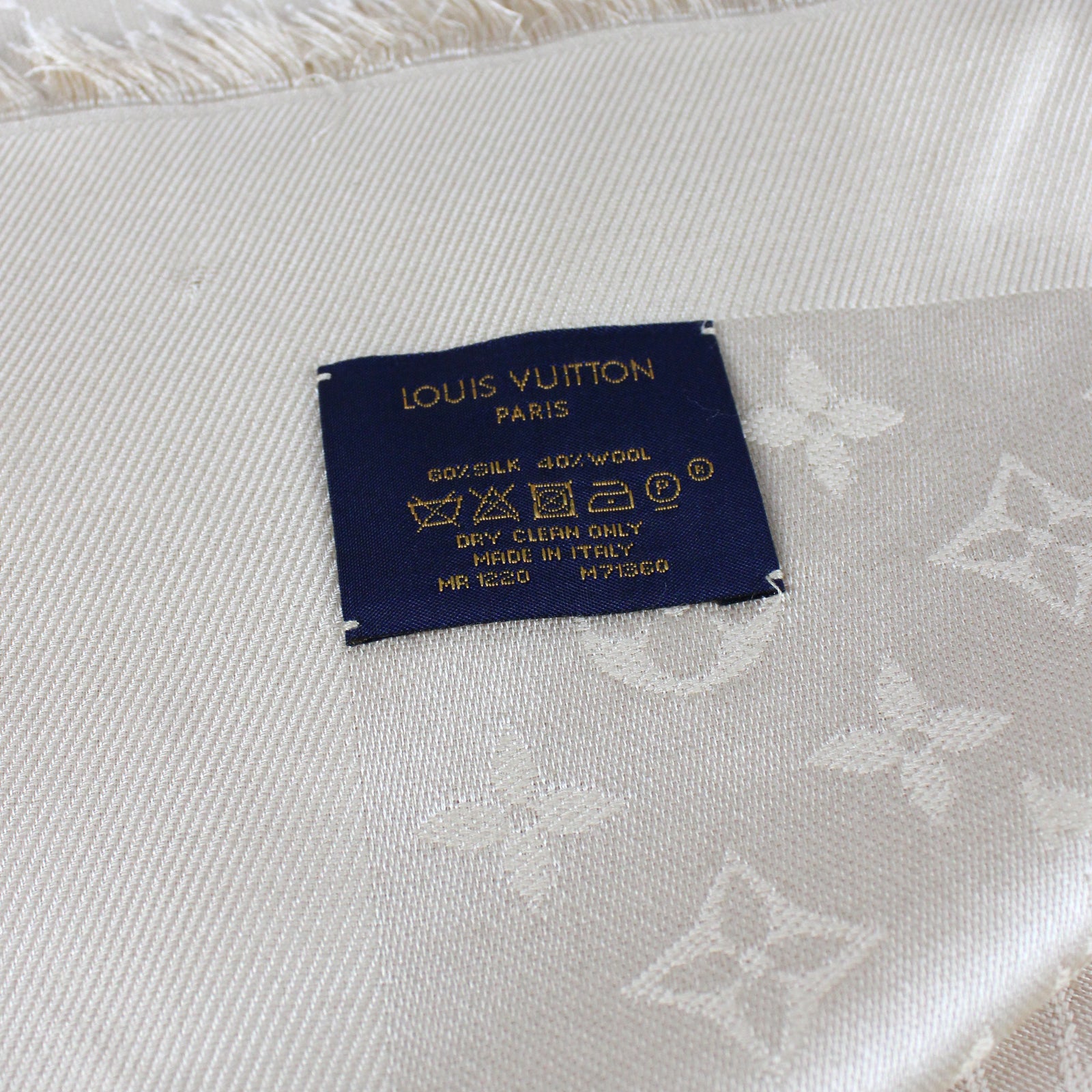 LOUIS VUITTON - Châle Monogram Classic