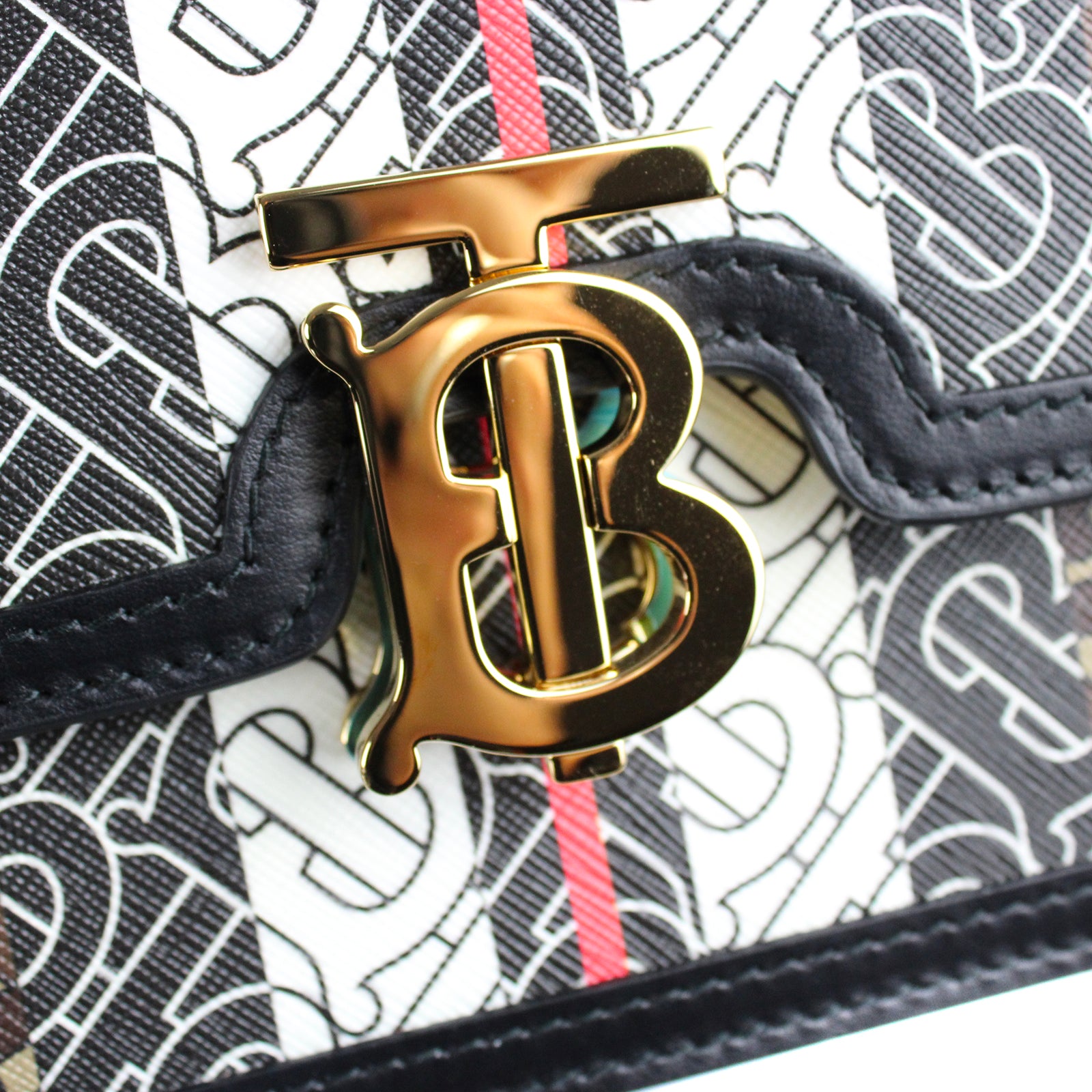 BURBERRY - Leather TB bag