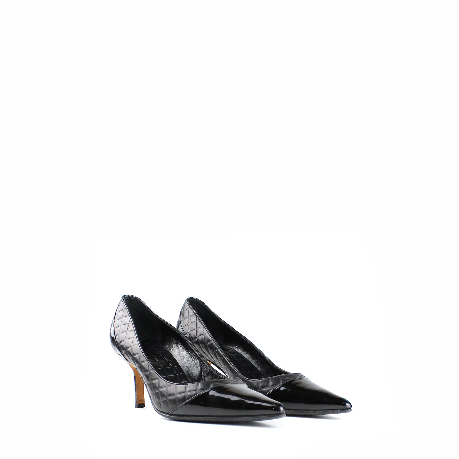 CHANEL - Quilted black leather pumps (T40)