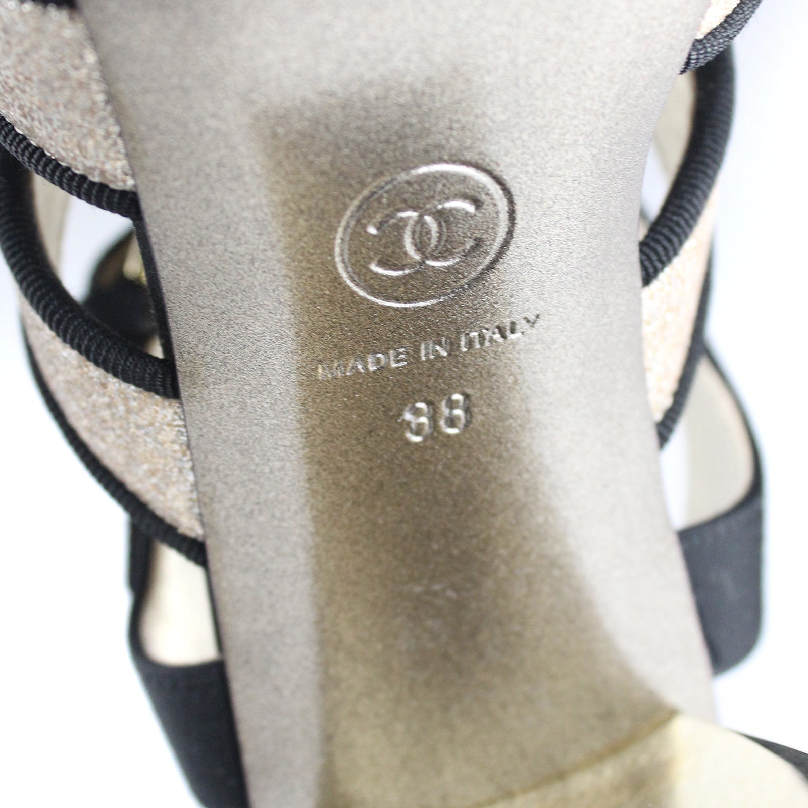 Gold heeled sandals (T38)