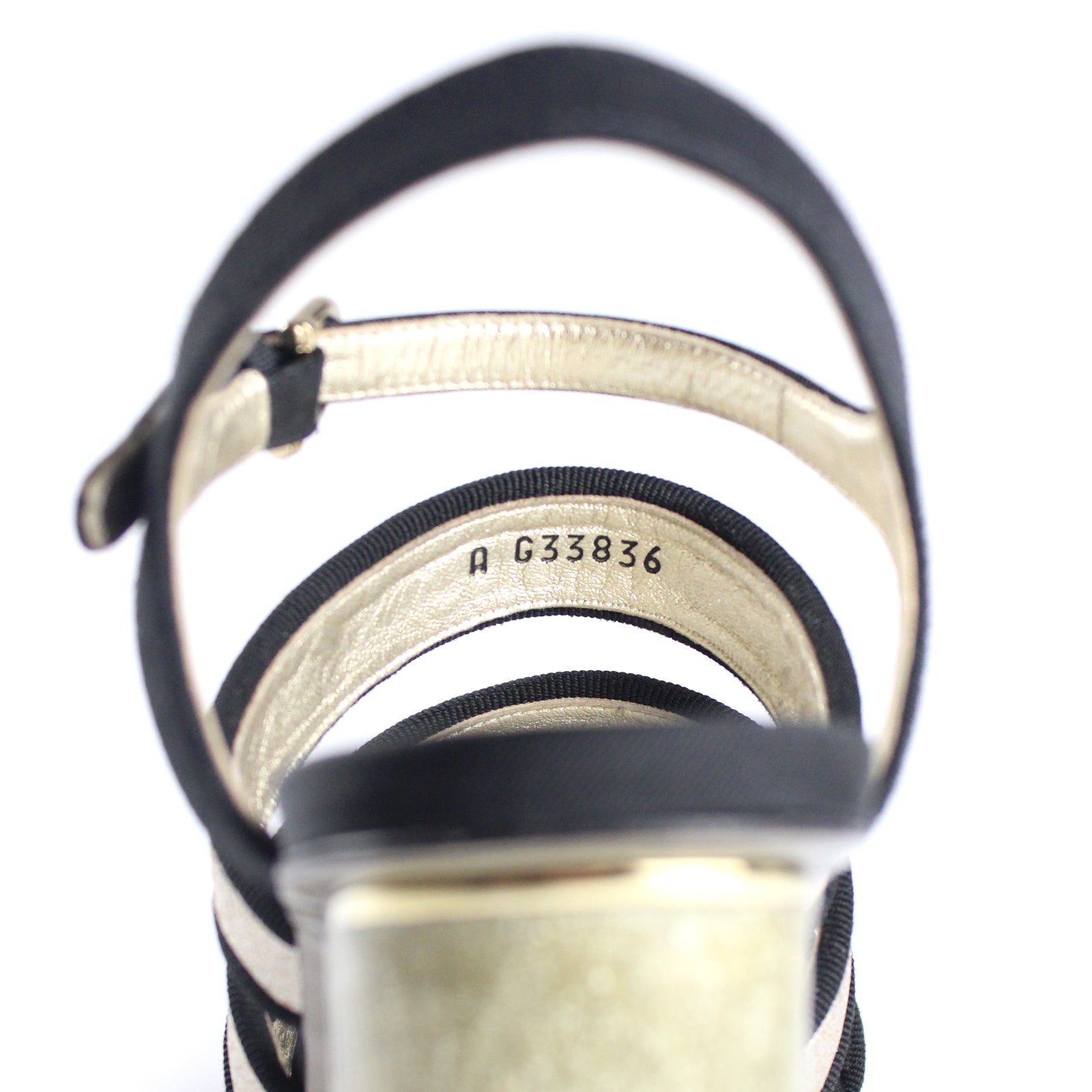 Gold heeled sandals (T38)
