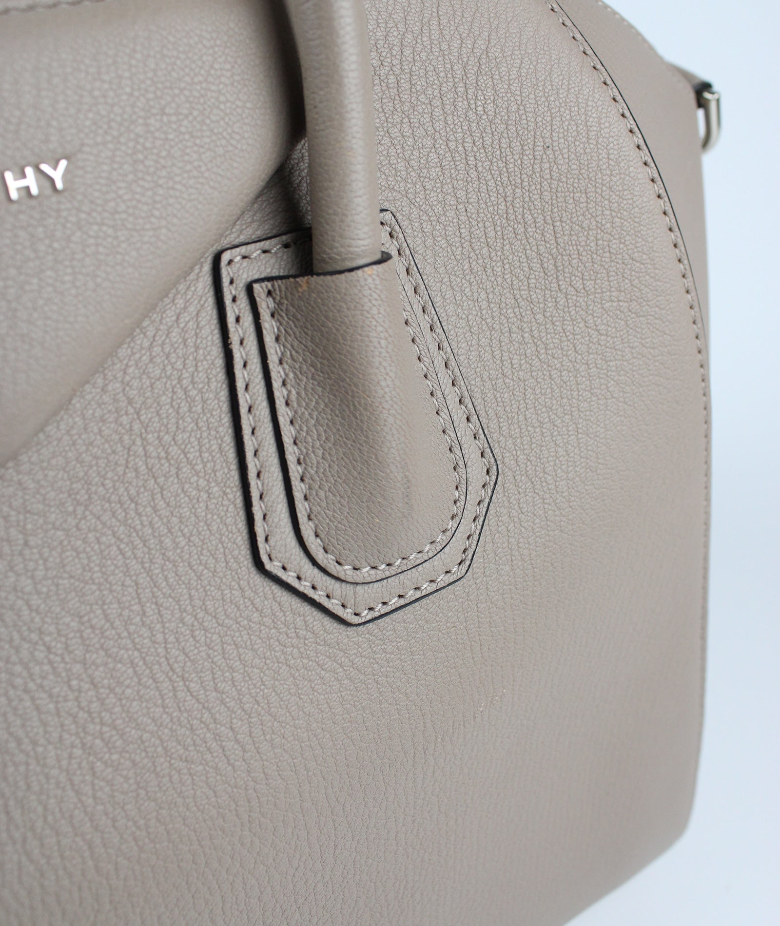 GIVENCHY Antigona