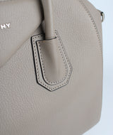 GIVENCHY Antigona