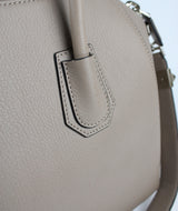 GIVENCHY Antigona