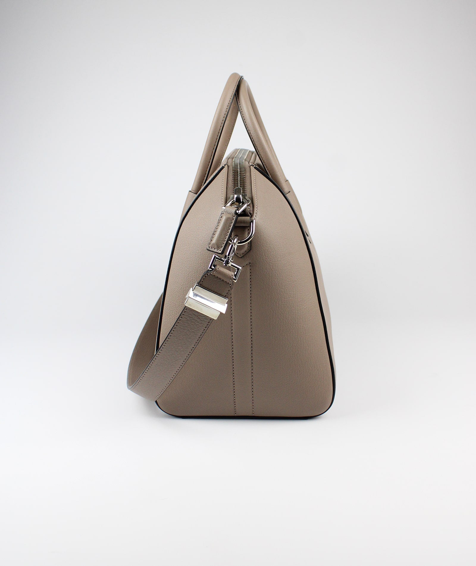 GIVENCHY Antigona