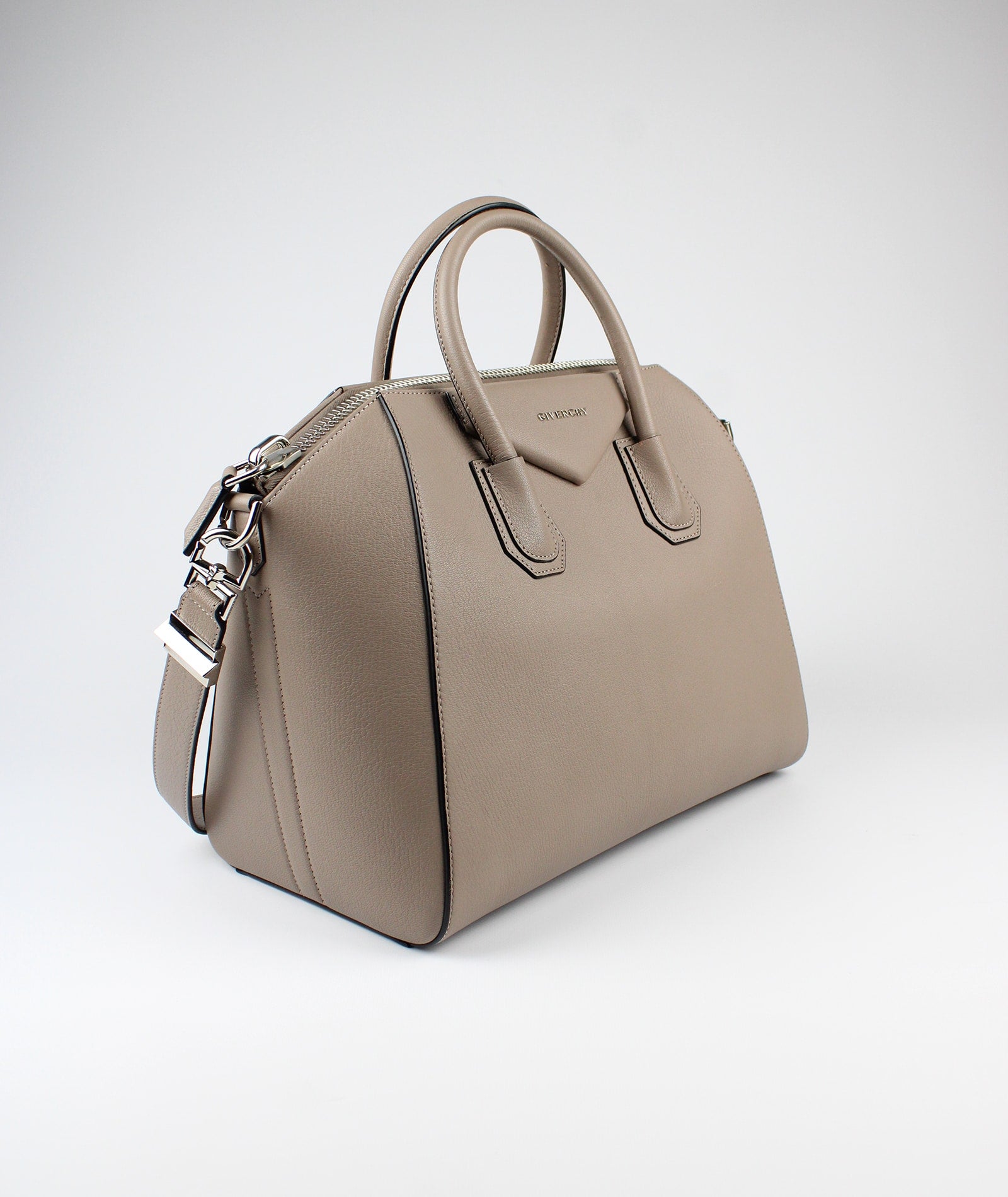 GIVENCHY Antigona