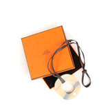 HERMÈS - Pendentif en corne