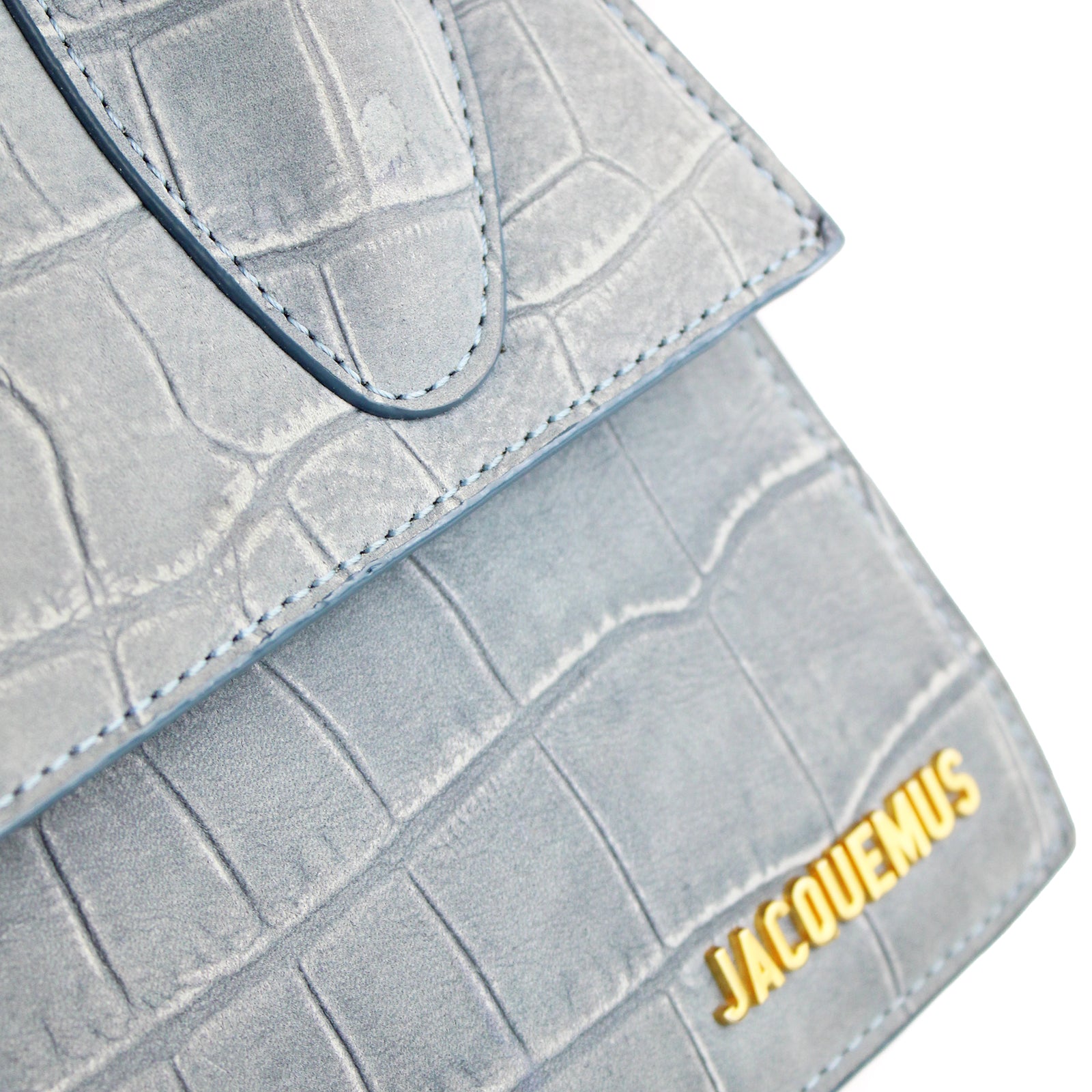 Large crocodile effect chiquito in suede 