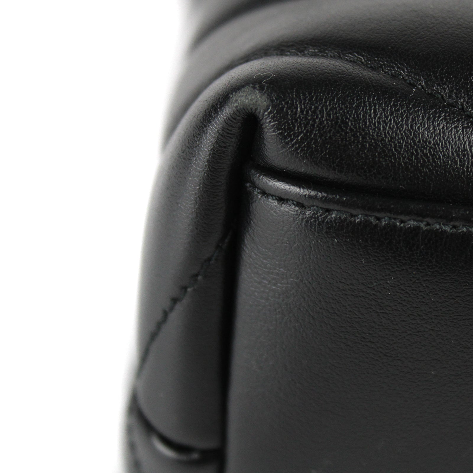 SAINT LAURENT - Loulou medium in full black quilted leather