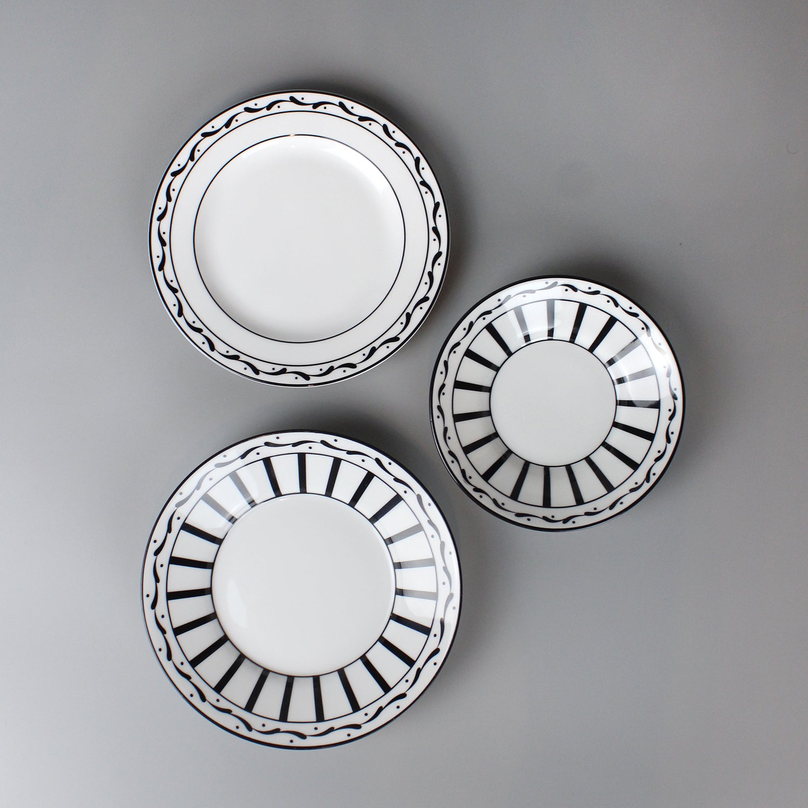 Monsieur Dior tableware set