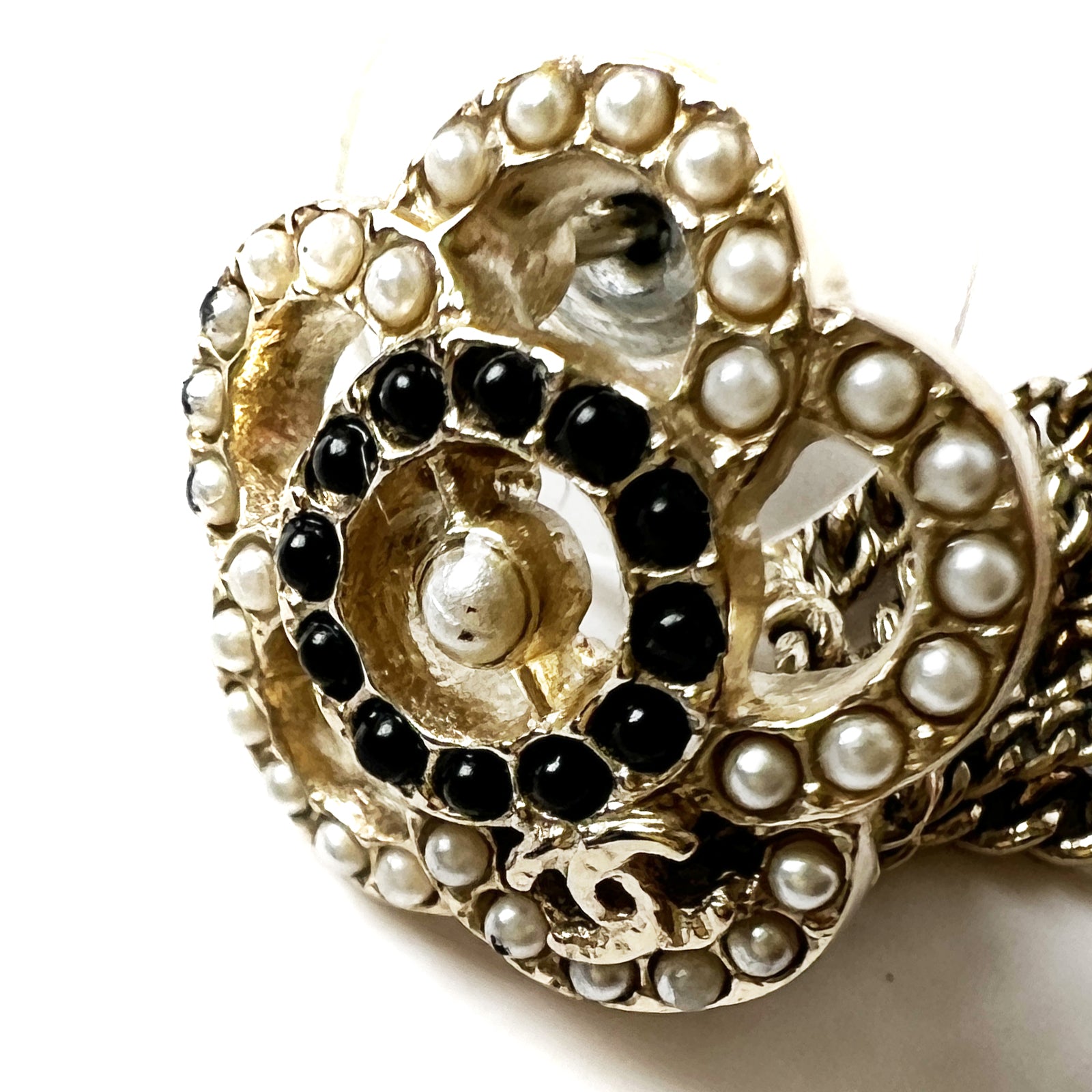 CHANEL - Boucles d'oreilles Camélia