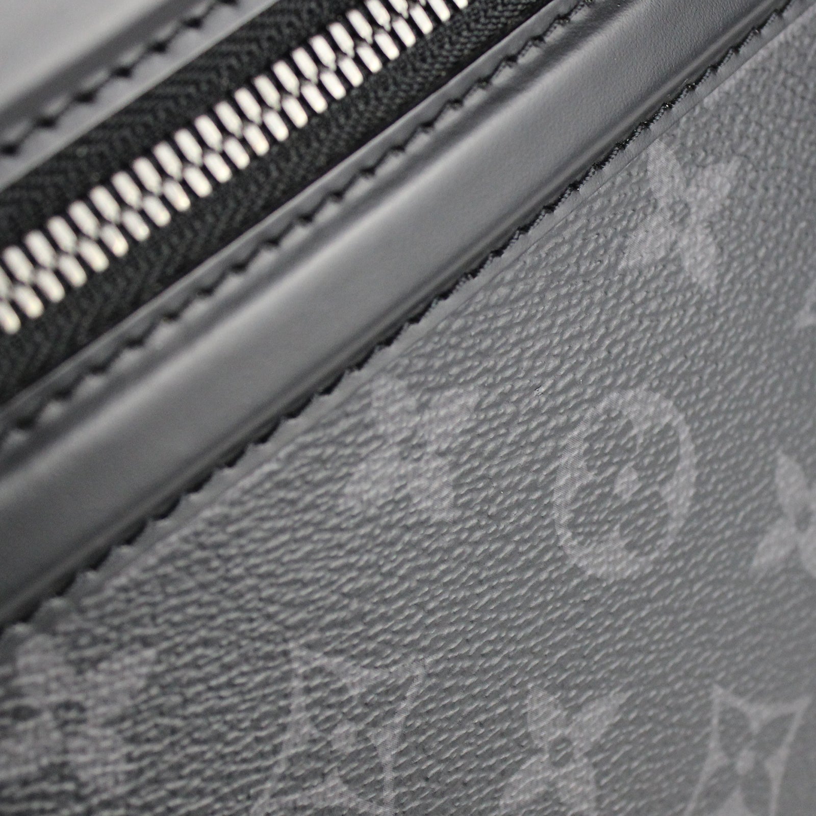 LOUIS VUITTON - Sac à bandoulière Odyssey Messenger