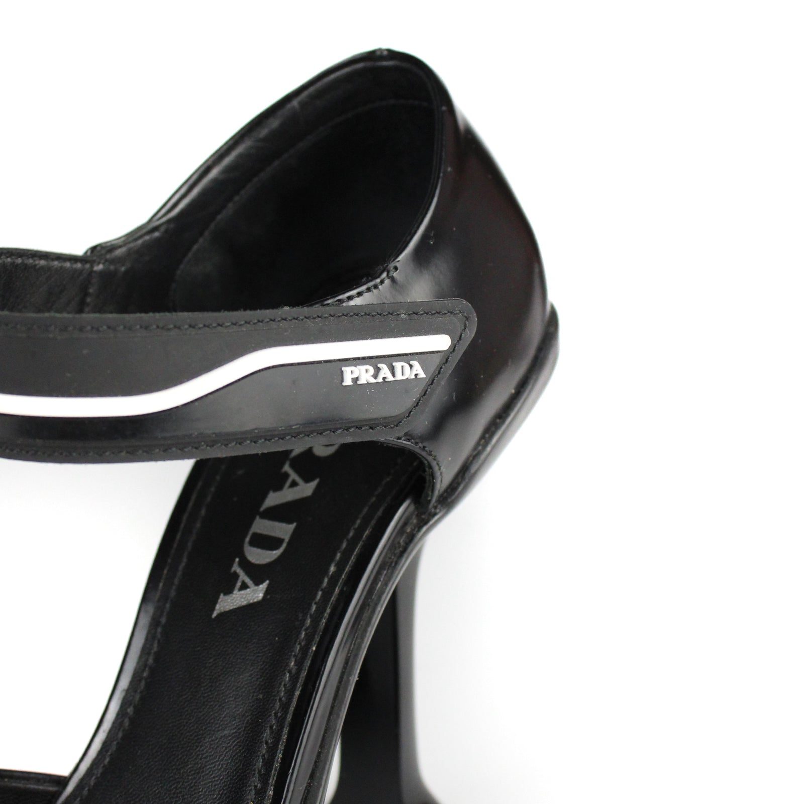 PRADA - Escarpins Babies (T37,5)
