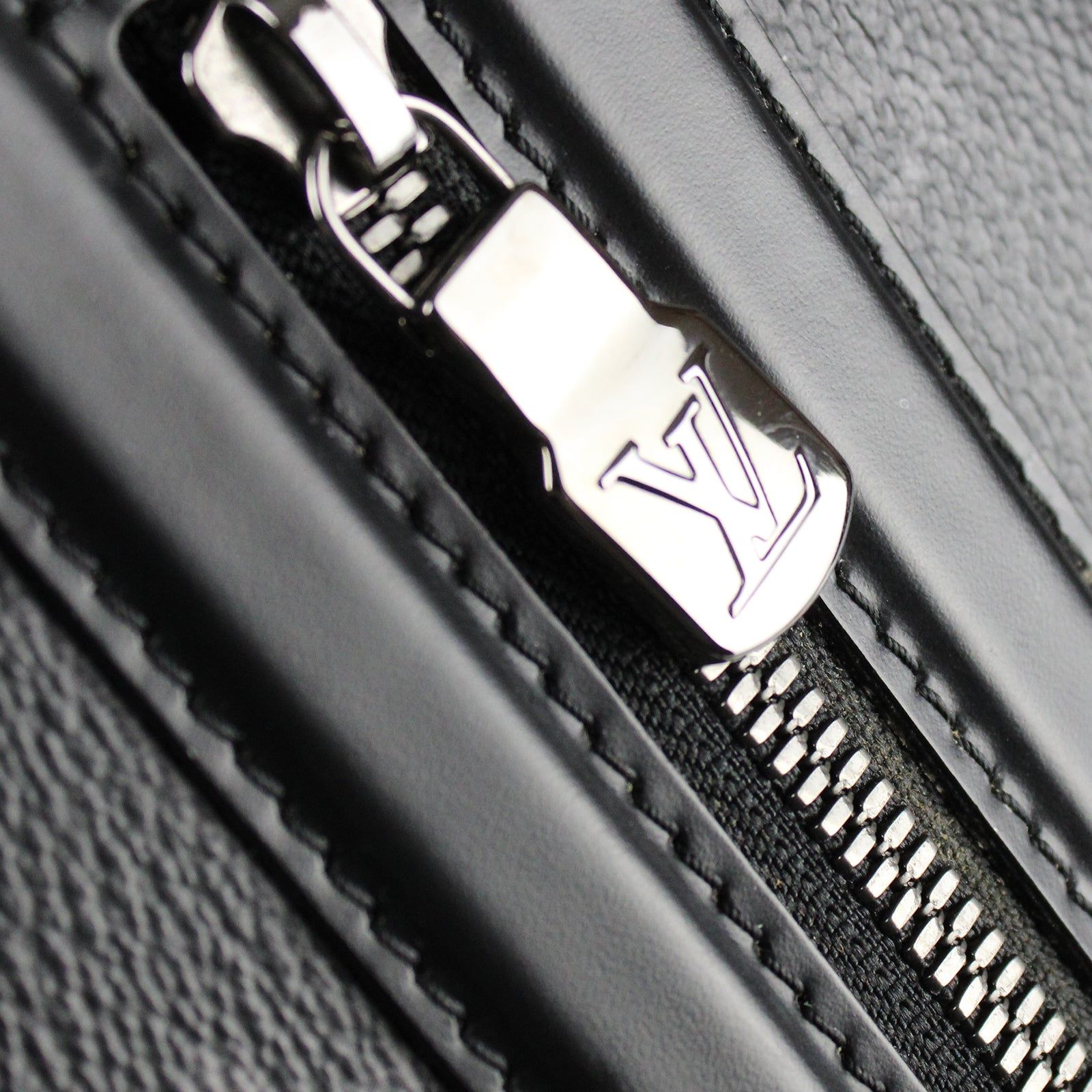 LOUIS VUITTON - Sac à bandoulière Odyssey Messenger