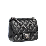 CHANEL - Timeless mini carré